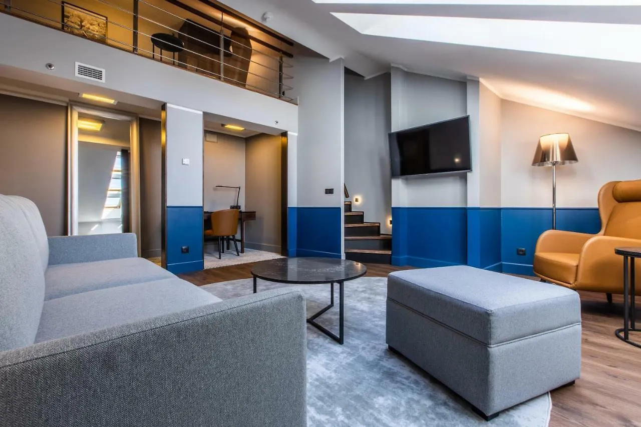 Radisson Blu Hotel Praga 5*,